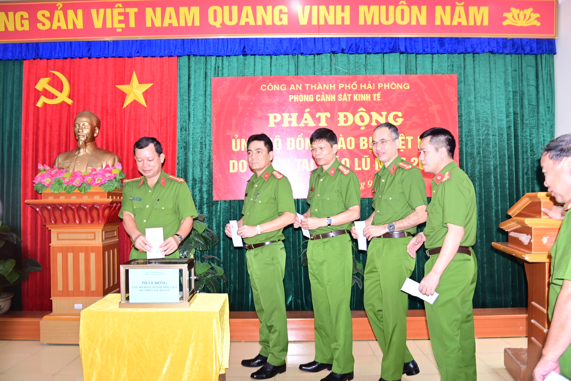 Phòng Cảnh sát kinh tế CATP: Phát động ủng hộ đồng bào bị thiệt hại do thiên tai, bão lũ